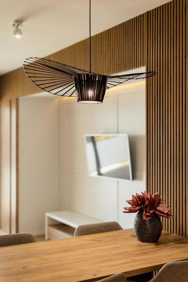 Nest Inn Stiletto Apartment Cluj-Napoca Esterno foto