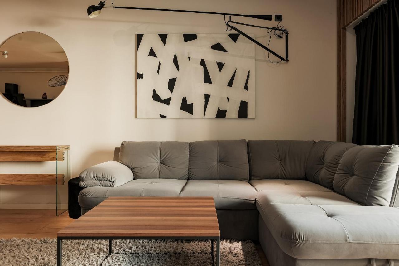 Nest Inn Stiletto Apartment Cluj-Napoca Esterno foto