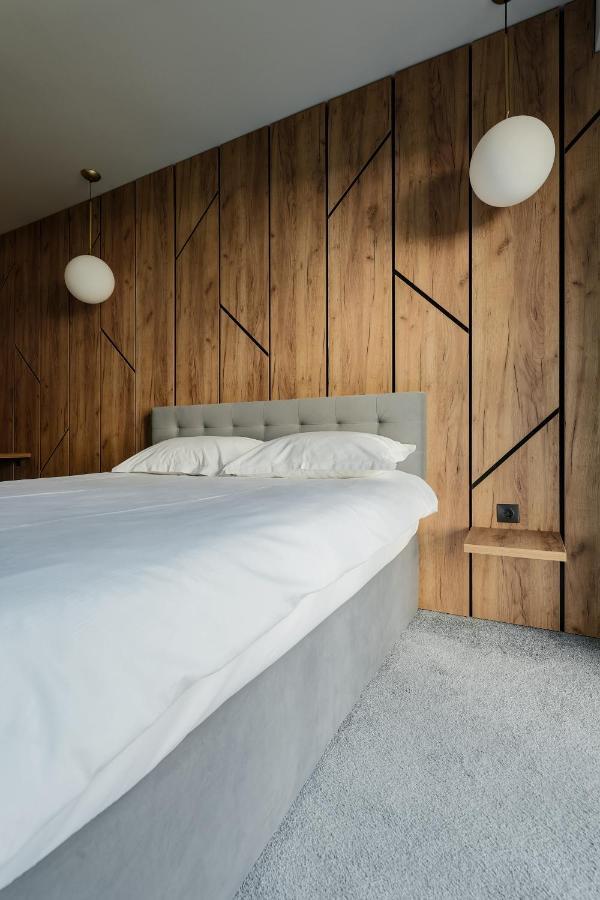 Nest Inn Stiletto Apartment Cluj-Napoca Esterno foto