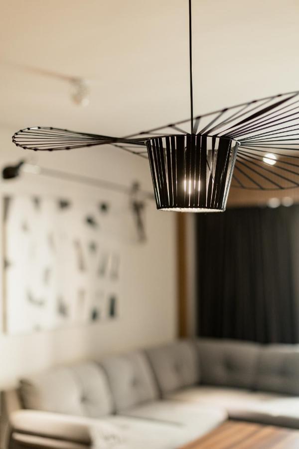 Nest Inn Stiletto Apartment Cluj-Napoca Esterno foto