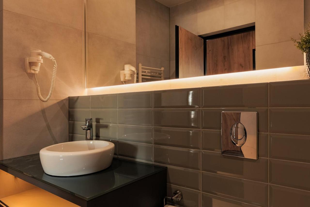 Nest Inn Stiletto Apartment Cluj-Napoca Esterno foto