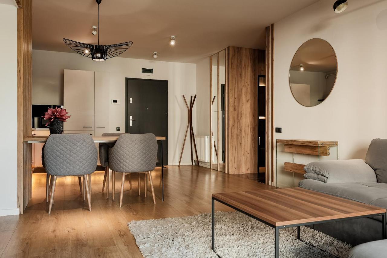 Nest Inn Stiletto Apartment Cluj-Napoca Esterno foto