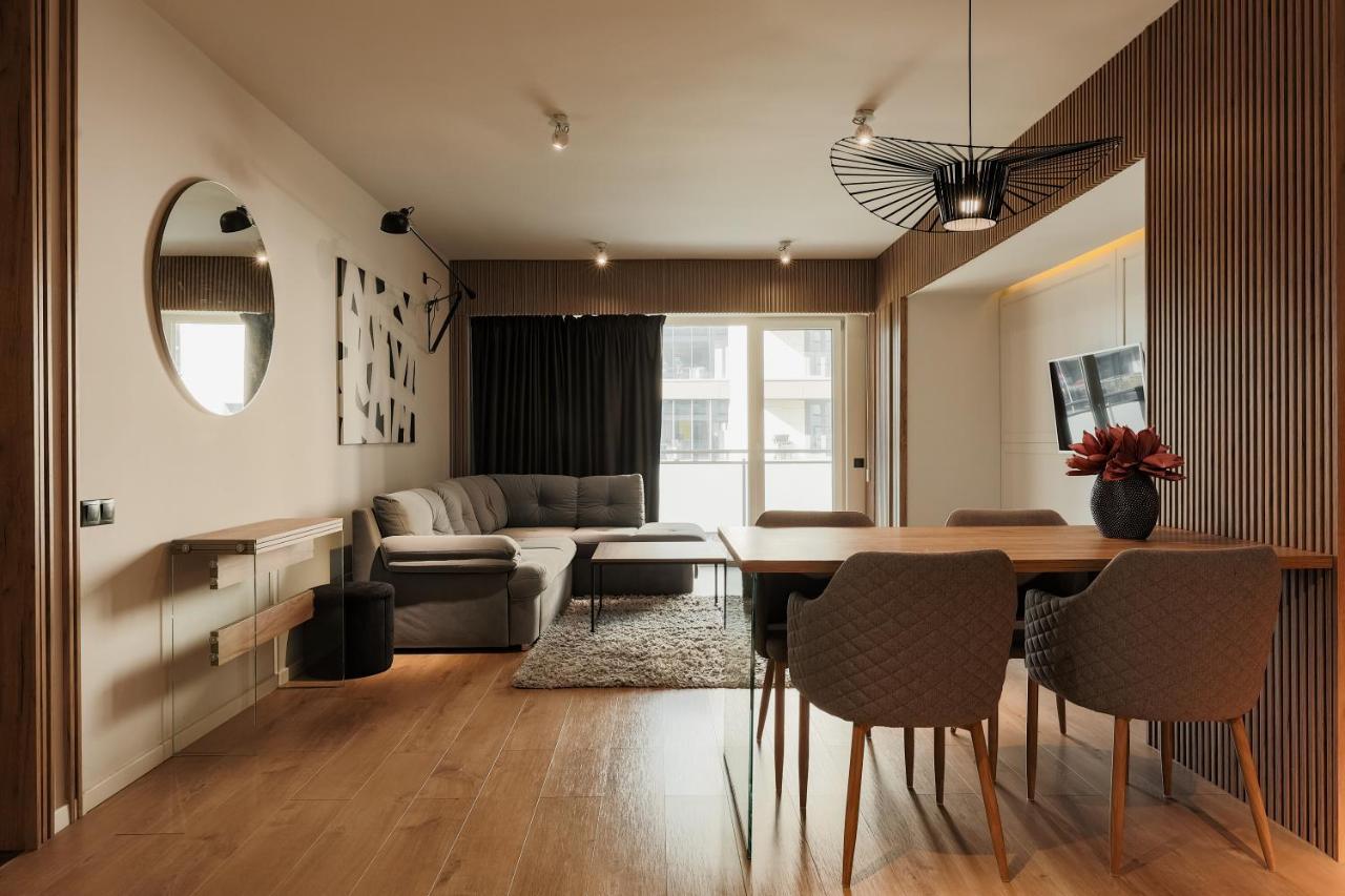 Nest Inn Stiletto Apartment Cluj-Napoca Esterno foto